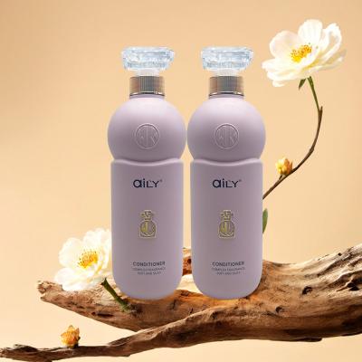 Complex fragrance soft and silky conditioner